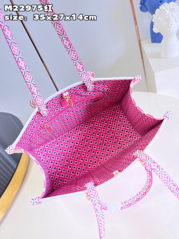 Louis Vuitton OnTheGo MM