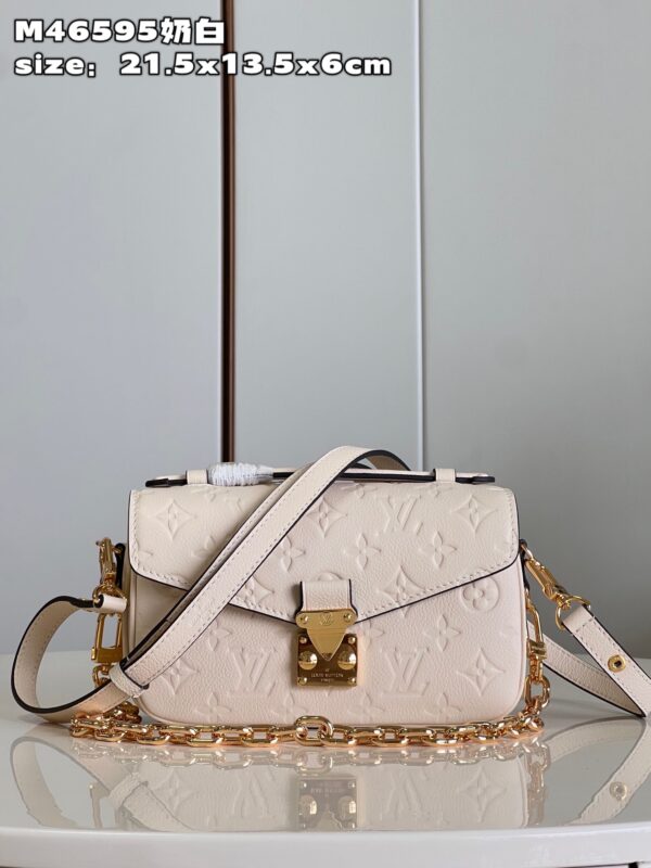 Louis Vuitton Pochette Métis East West