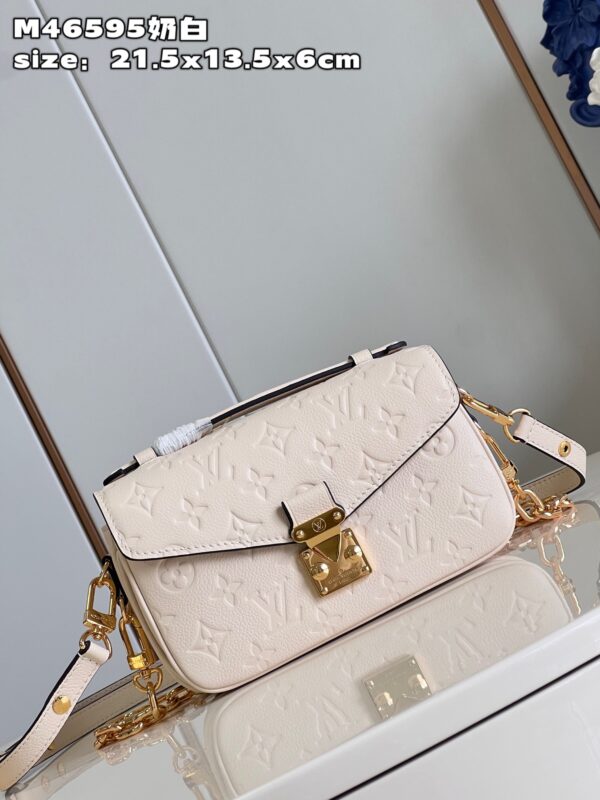 Louis Vuitton Pochette Métis East West