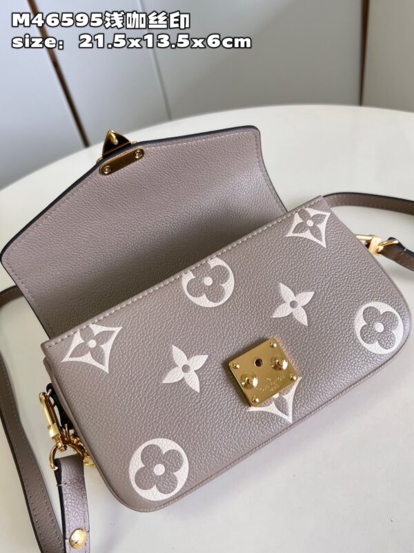 Louis Vuitton Pochette Métis East West