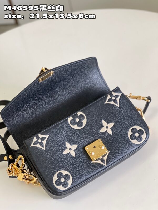 Louis Vuitton Pochette Métis East West