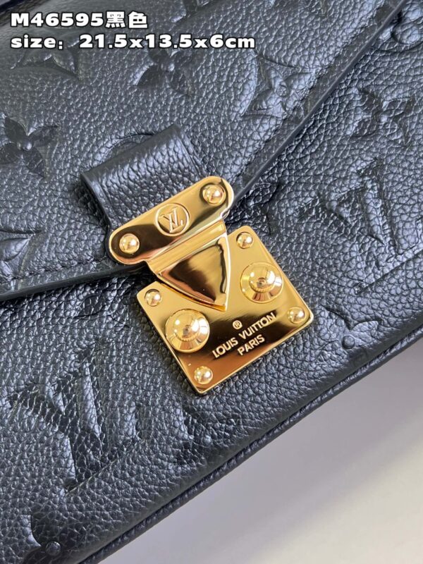Louis Vuitton Pochette Métis East West