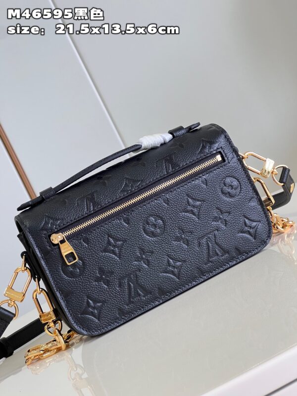 Louis Vuitton Pochette Métis East West