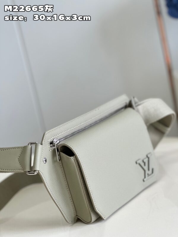 Louis Vuitton Takeoff Slingbag