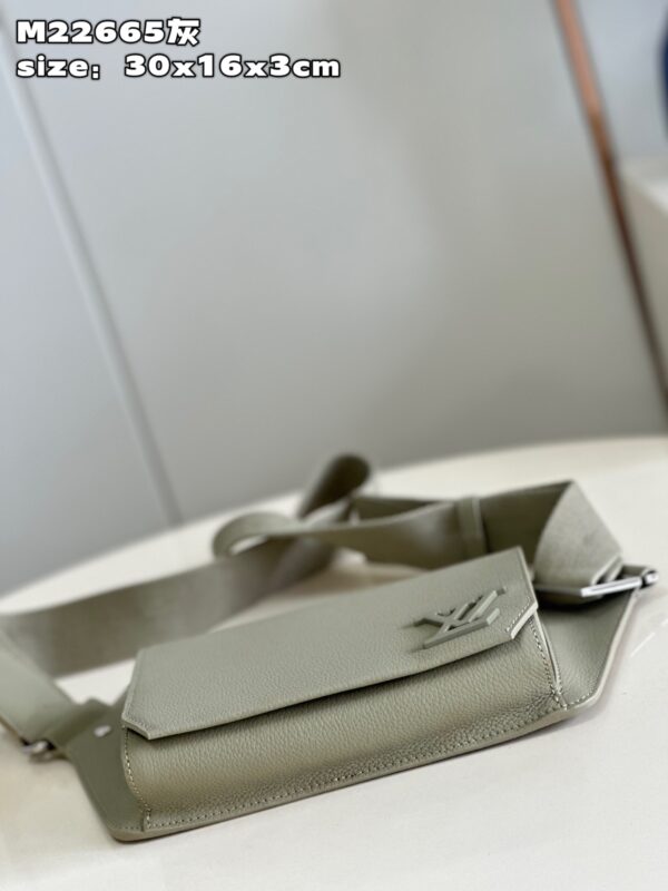 Louis Vuitton Takeoff Slingbag