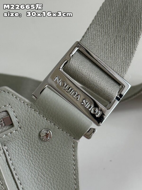 Louis Vuitton Takeoff Slingbag