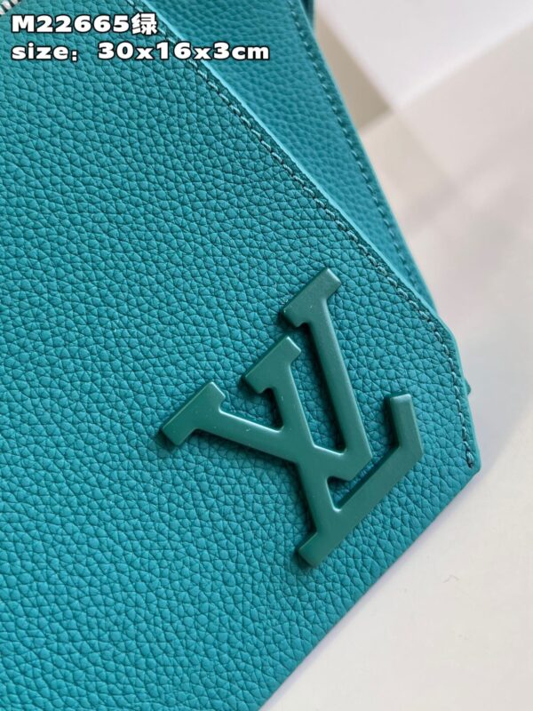 Louis Vuitton Takeoff Slingbag