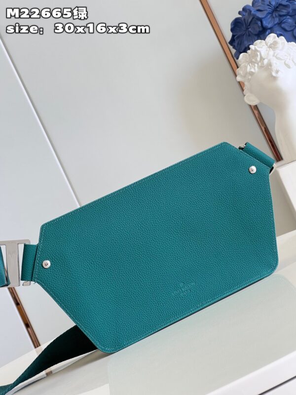 Louis Vuitton Takeoff Slingbag