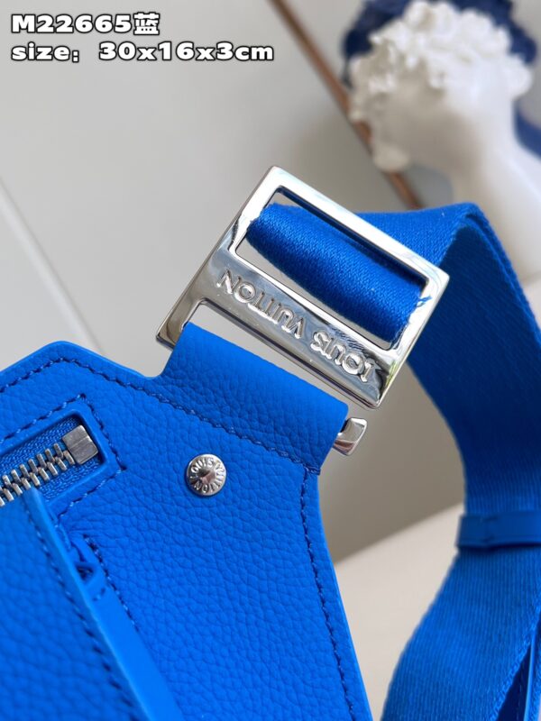 Louis Vuitton Takeoff Slingbag