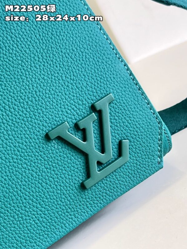 Louis Vuitton Takeoff Messenger
