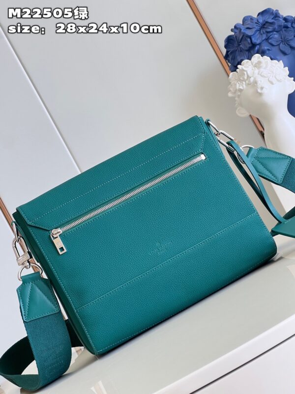 Louis Vuitton Takeoff Messenger