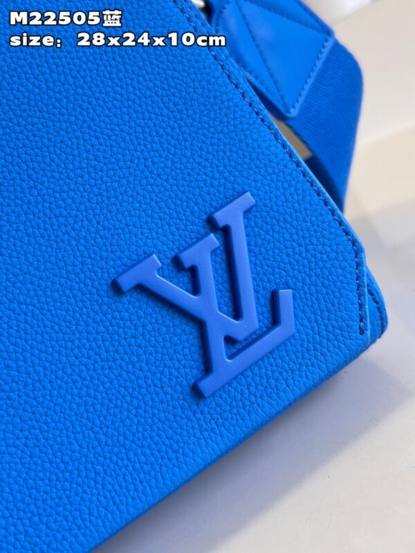 Louis Vuitton Takeoff Messenger