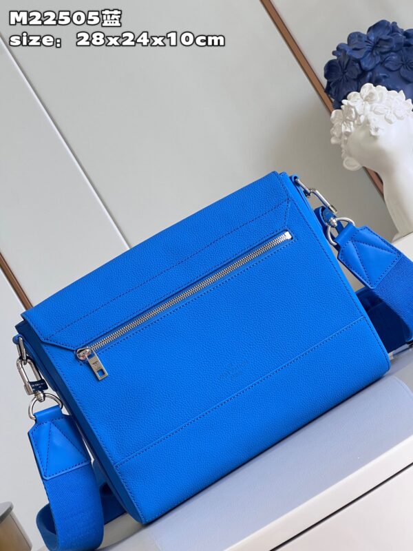 Louis Vuitton Takeoff Messenger
