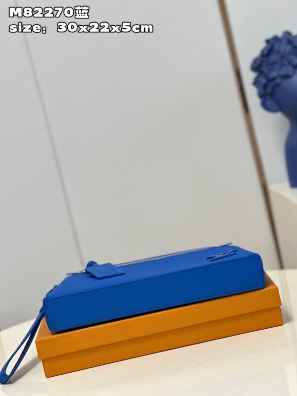 Louis Vuitton Takeoff Pouch