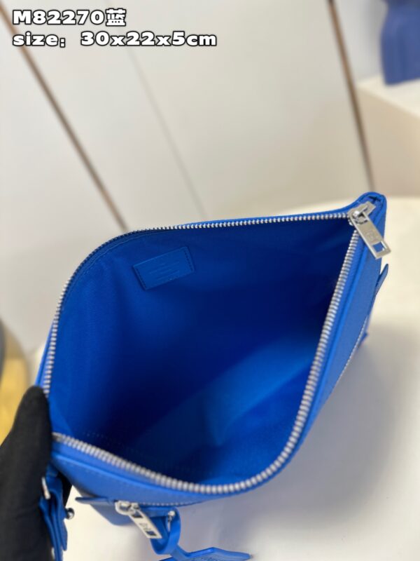 Louis Vuitton Takeoff Pouch