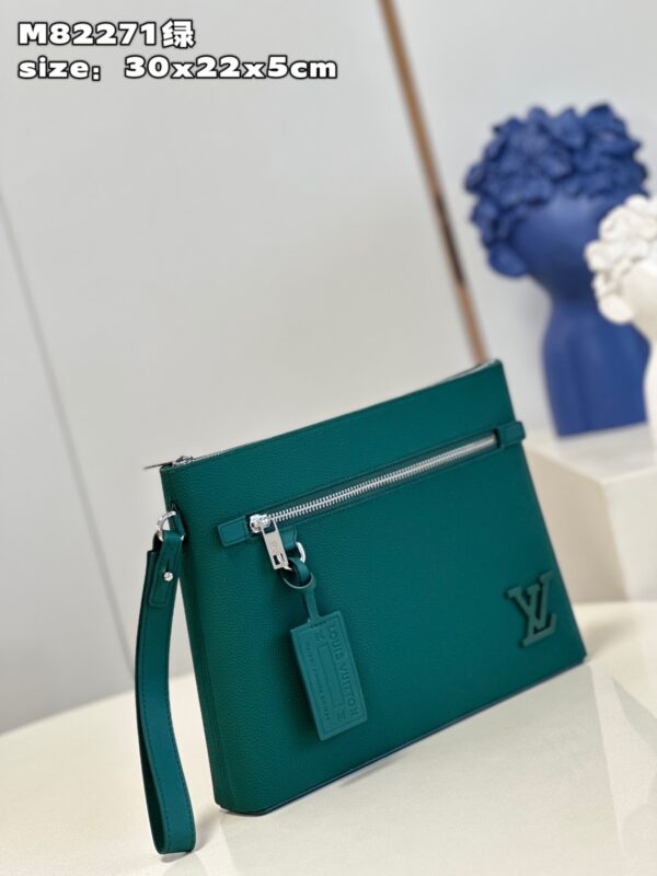 Louis Vuitton Takeoff Pouch