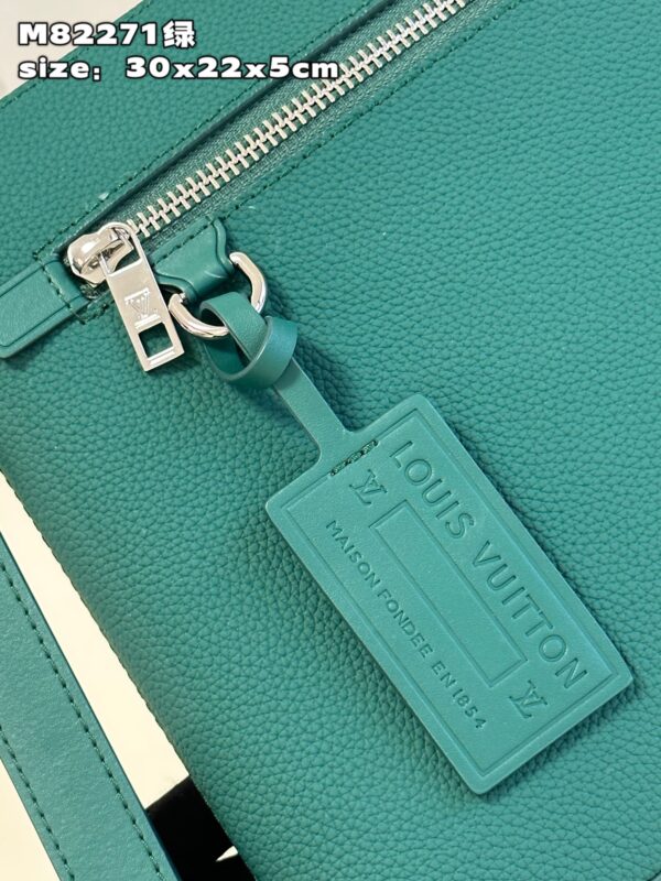 Louis Vuitton Takeoff Pouch