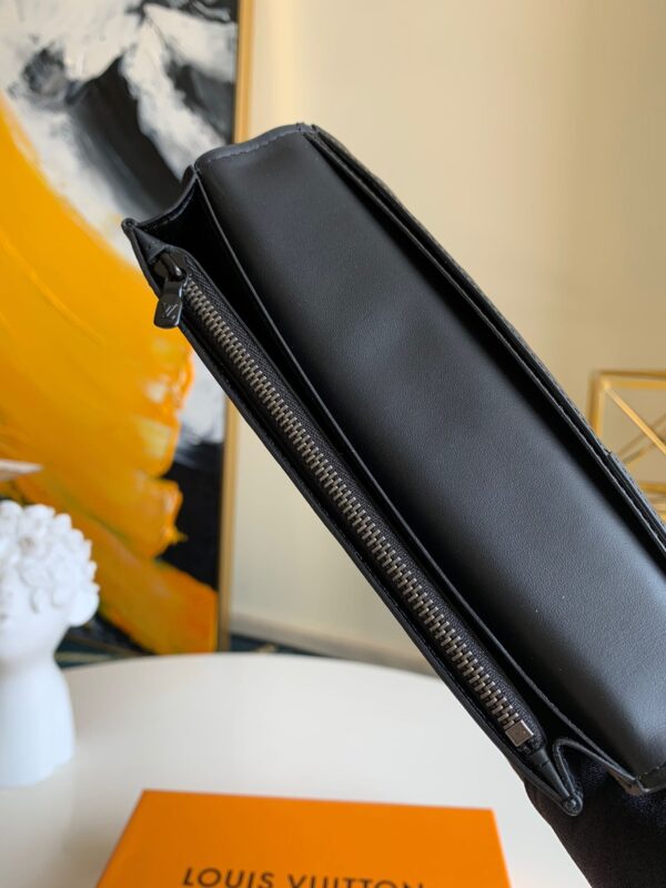 Louis Vuitton Brazza  Wallet
