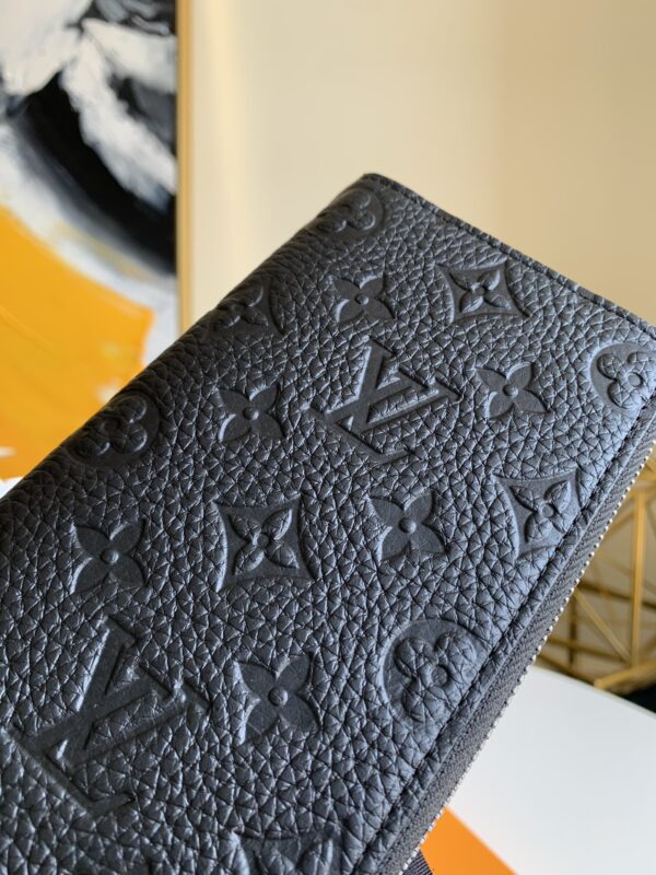 Louis Vuitton Zippy Vertical  Wallet