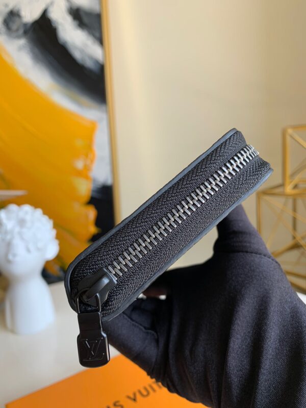 Louis Vuitton Zippy Vertical  Wallet