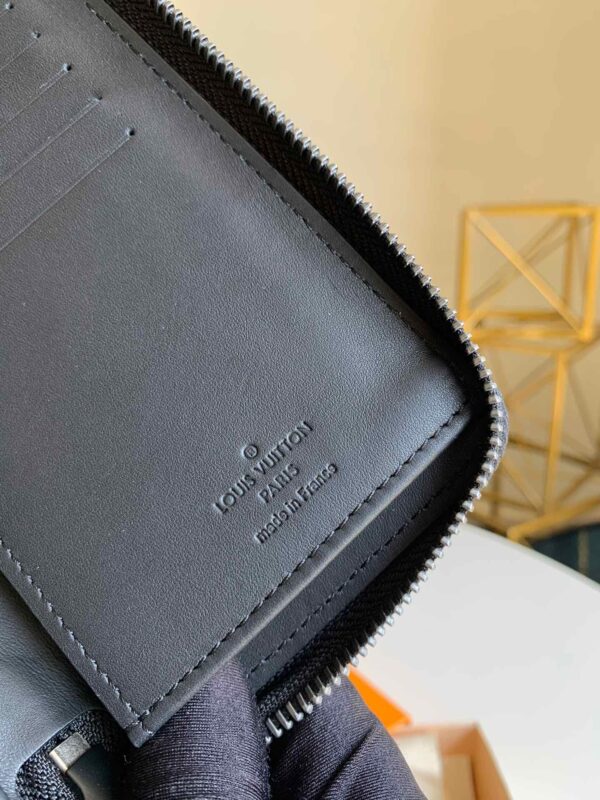 Louis Vuitton Zippy Vertical  Wallet