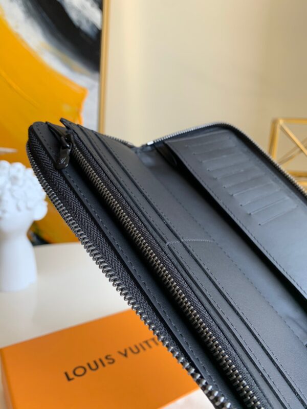 Louis Vuitton Zippy Vertical  Wallet