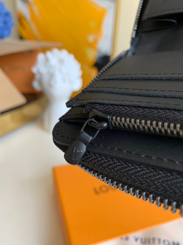 Louis Vuitton Zippy Vertical  Wallet