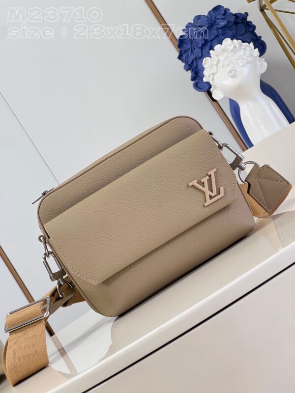Louis Vuitton Fastline Messenger