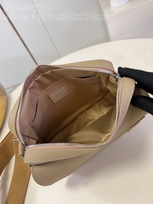 Louis Vuitton Fastline Messenger