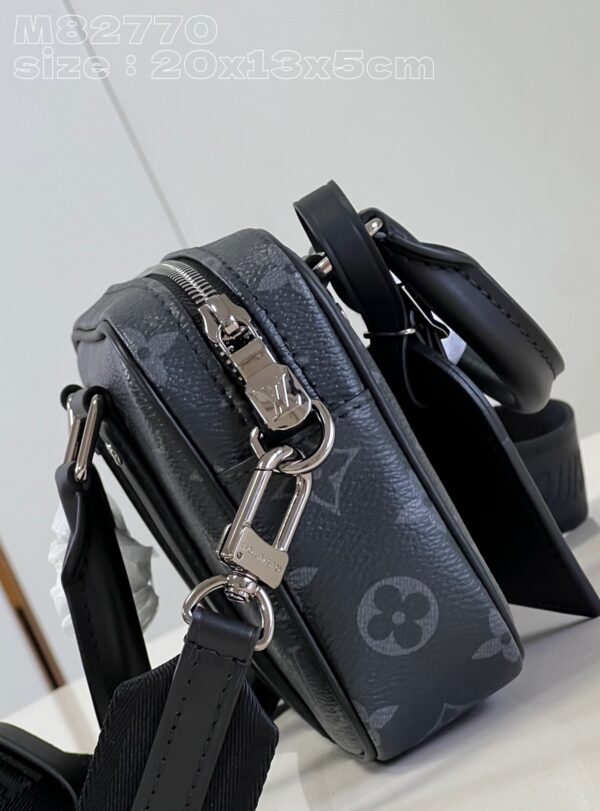Louis Vuitton Nano Porte Documents Voyage