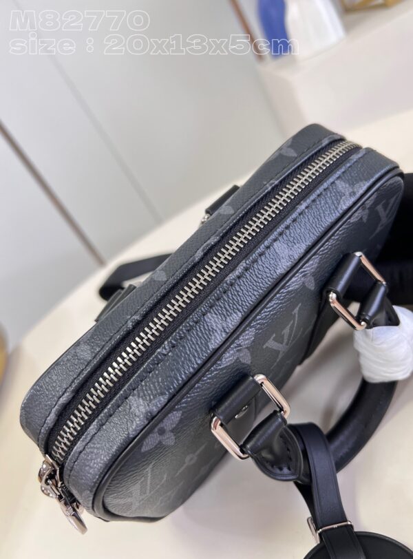 Louis Vuitton Nano Porte Documents Voyage