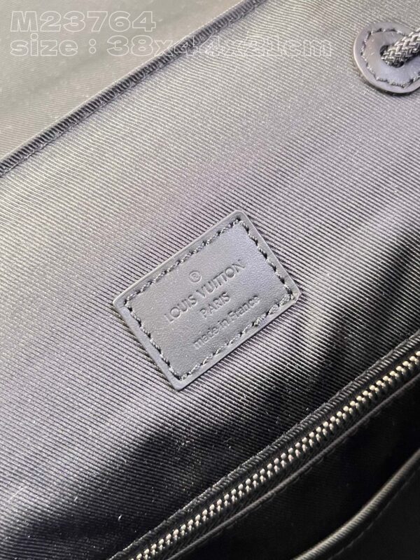 Louis Vuitton Christopher MM