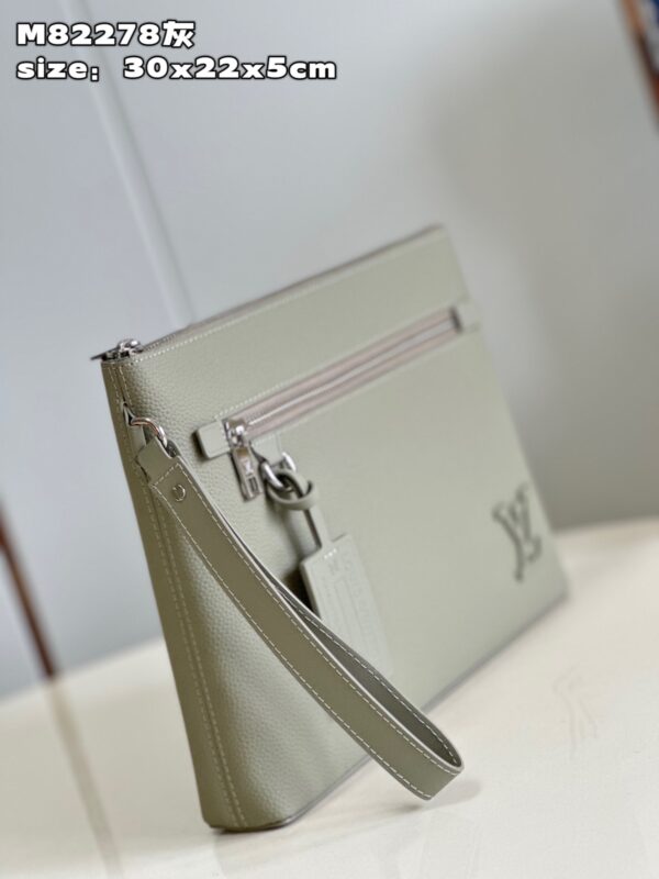 Louis Vuitton Takeoff  Handbag