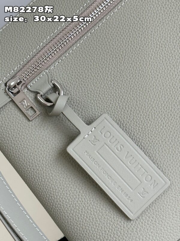 Louis Vuitton Takeoff  Handbag