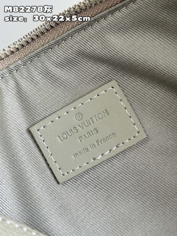 Louis Vuitton Takeoff  Handbag