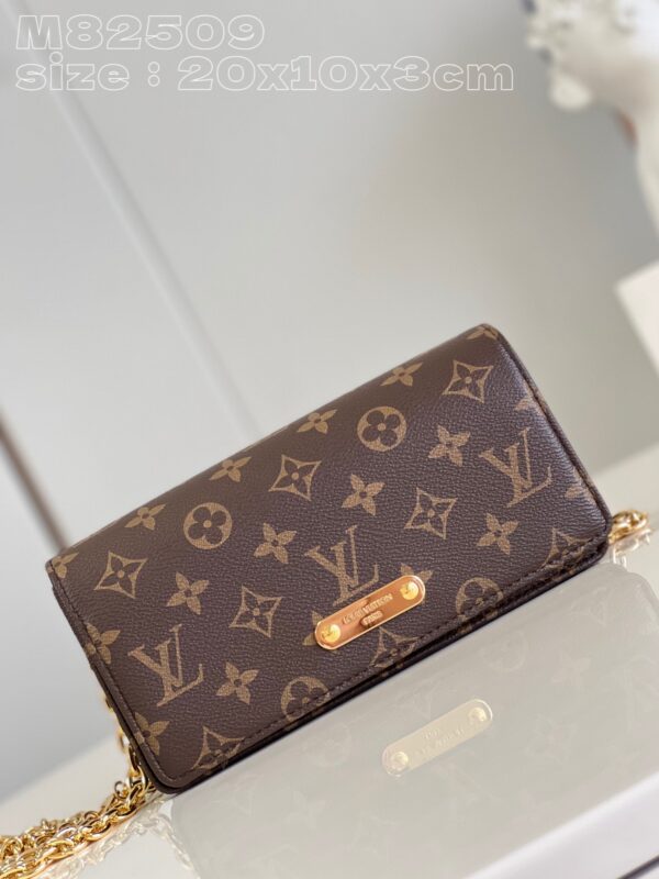 Louis Vuitton Wallet On Chain Lily