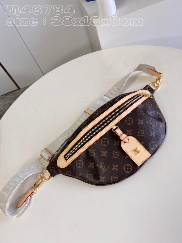Louis Vuitton  High Rise