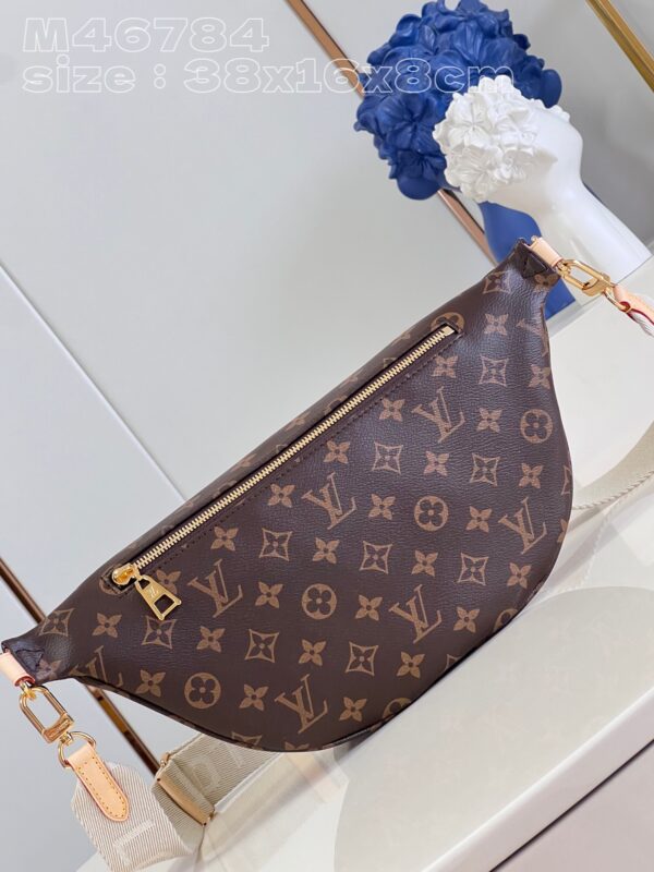 Louis Vuitton  High Rise