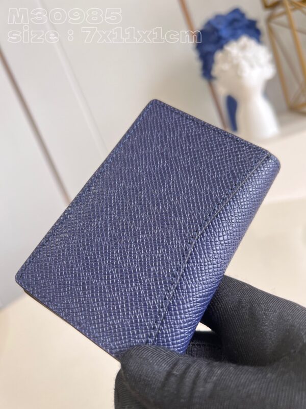 Louis Vuitton Taïga Wallet