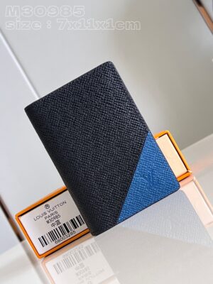 Louis Vuitton Taïga Wallet