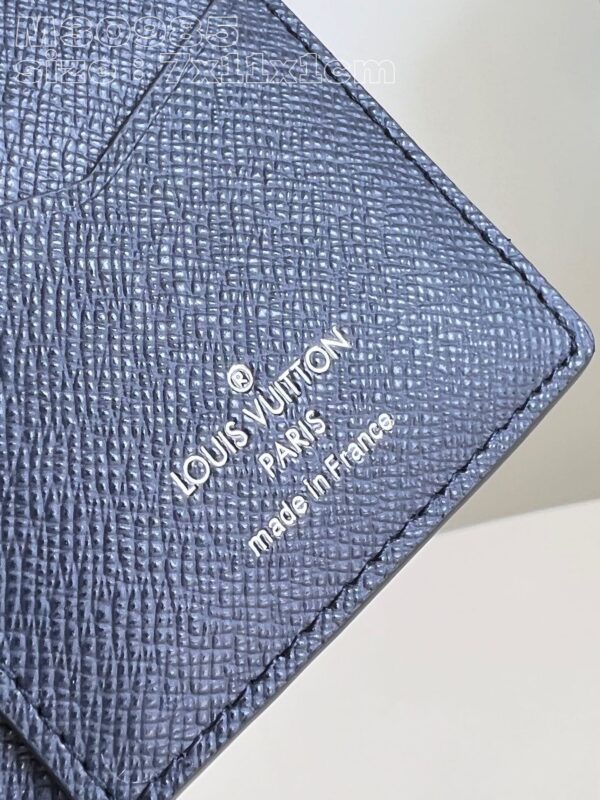 Louis Vuitton Taïga Wallet