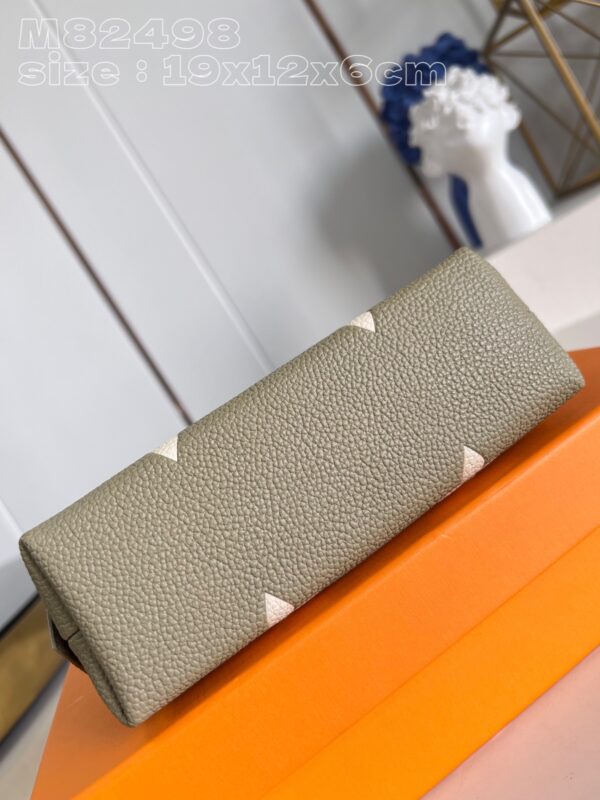 Louis Vuitton Pochette Cosmétique PM