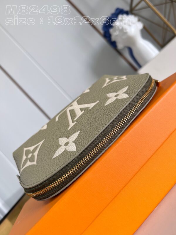 Louis Vuitton Pochette Cosmétique PM