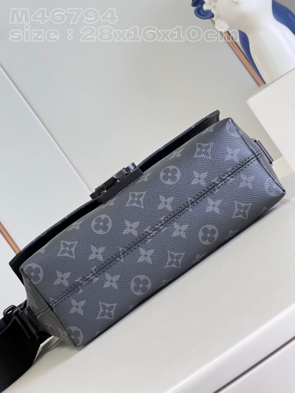 Louis Vuitton S-Cape Messenger