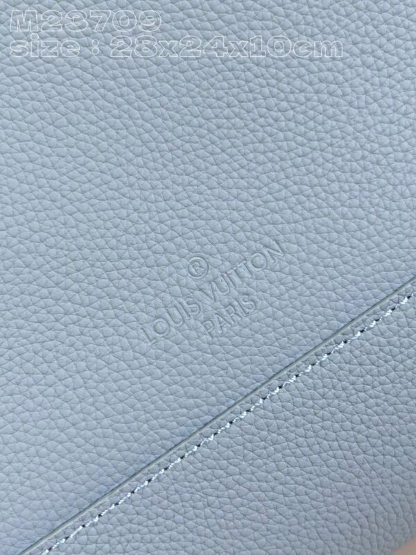 Louis Vuitton Takeoff Messenger
