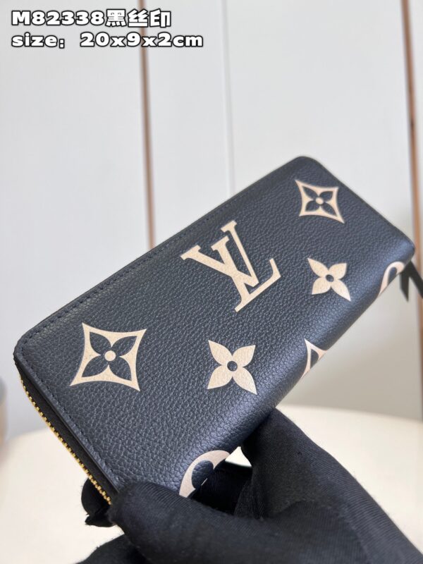 Louis Vuitton Clémence Wallet