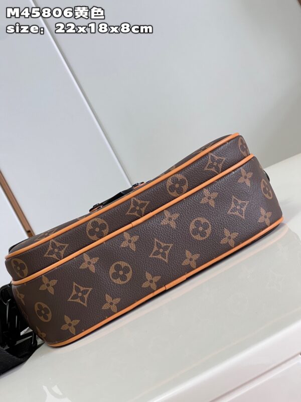 Louis Vuitton S Lock Messenger