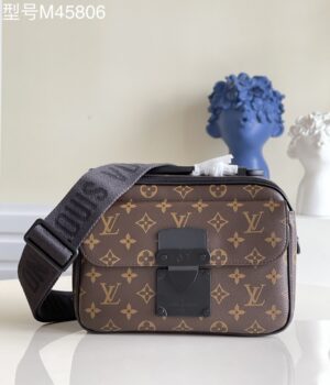 Louis Vuitton S Lock Messenger