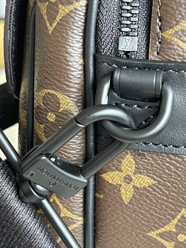 Louis Vuitton S Lock Messenger