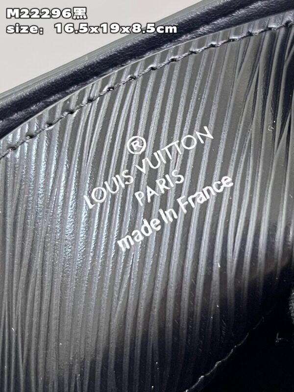 Louis Vuitton Twist Lock XL